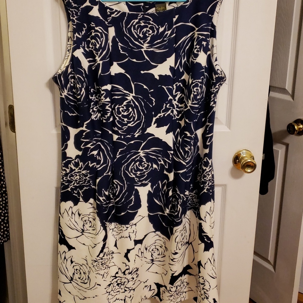 Blue Floral dress.. With HIDDEN POCKETS!